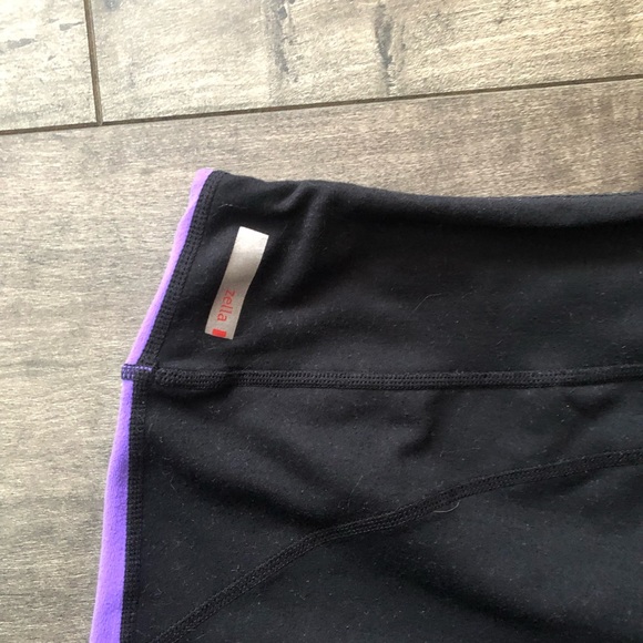 Zella large sheet and purple stripe leggings - Picture 5 of 5